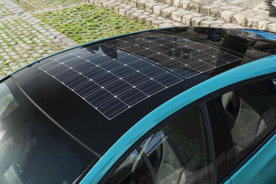 Детали экстерьера Toyota Prius Plug-in Hybrid 2016 года  (фото 111 из 187)